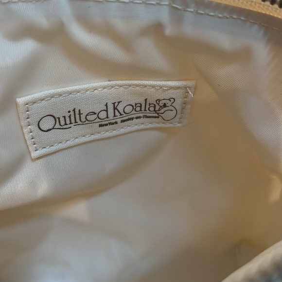 Toiletry bag - Picture 7 of 8